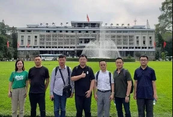 世騰控股董事長，副董事長一行赴越南考察調(diào)研