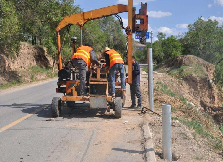 波形護(hù)欄安裝一米人工安裝價格是多少？